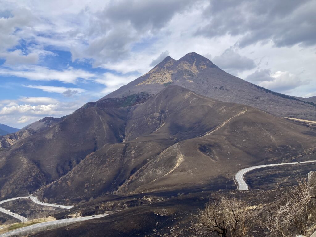 由布岳-野焼き
