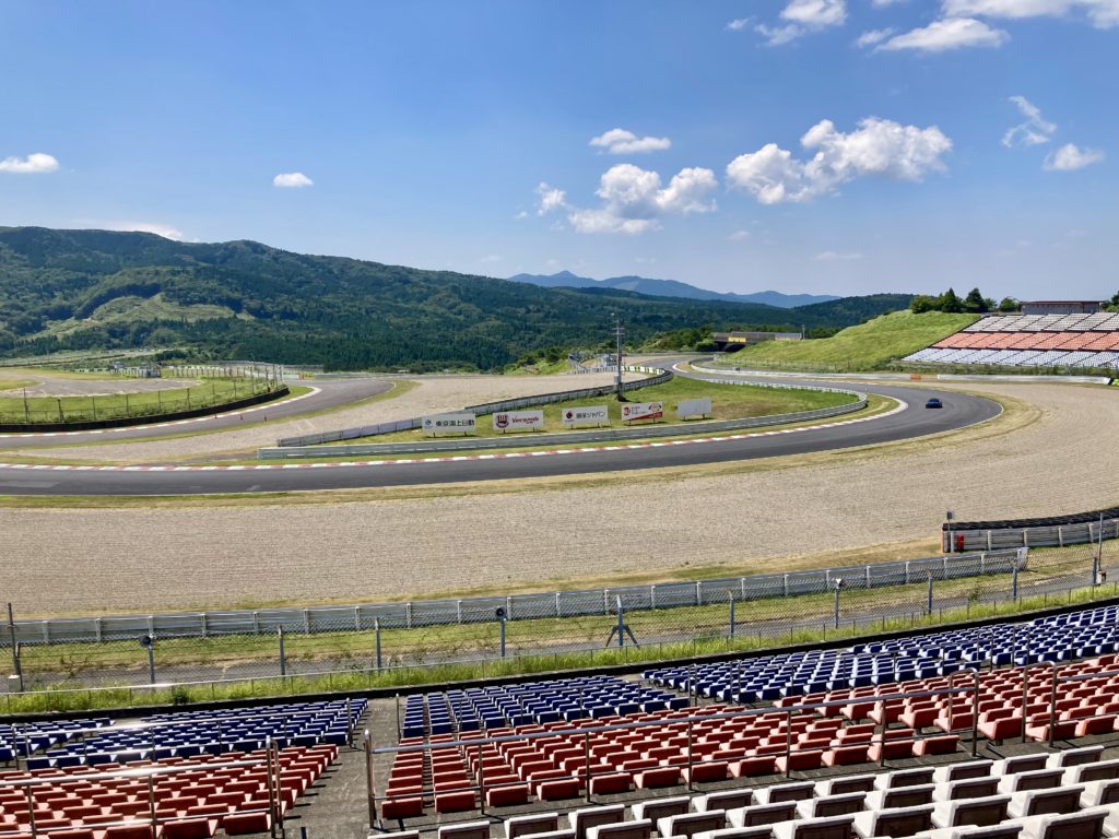 オートポリスファイナルコーナースタンド