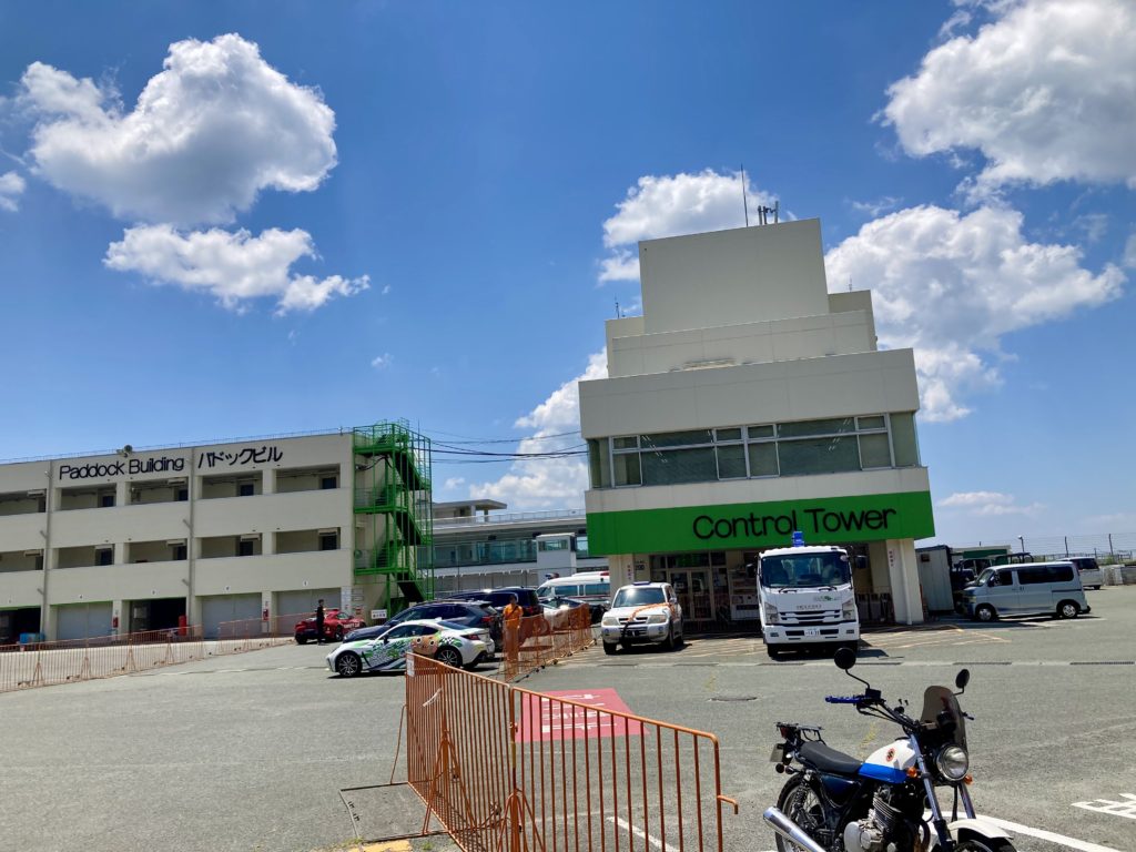オートポリスコントロールタワー