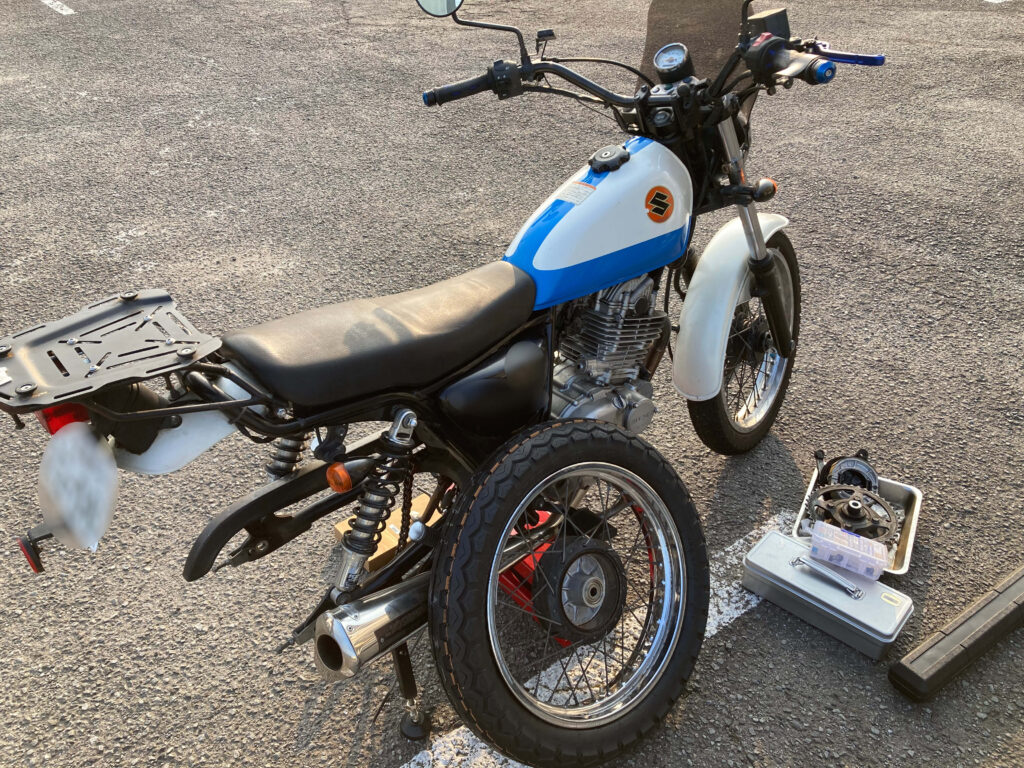 グラストラッカーのタイヤ交換・適合表まとめ｜費用と手順をわかり