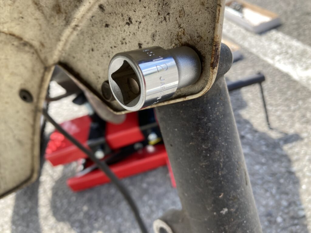 フェンダーの取り外し