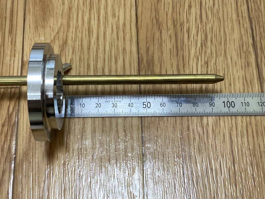 油面ゲージの調整の様子