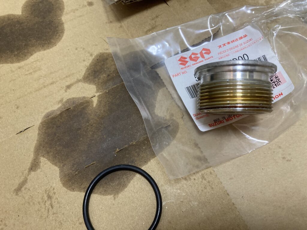 トップボルトと新品Oリング
